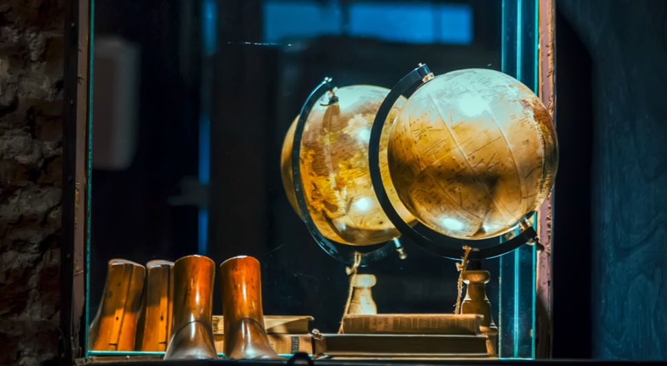 De l’autre côté du&nbsp;miroir